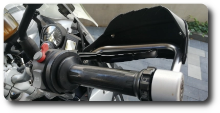 handbary motocyklowe - ochraniacze dłoni motocyklisty